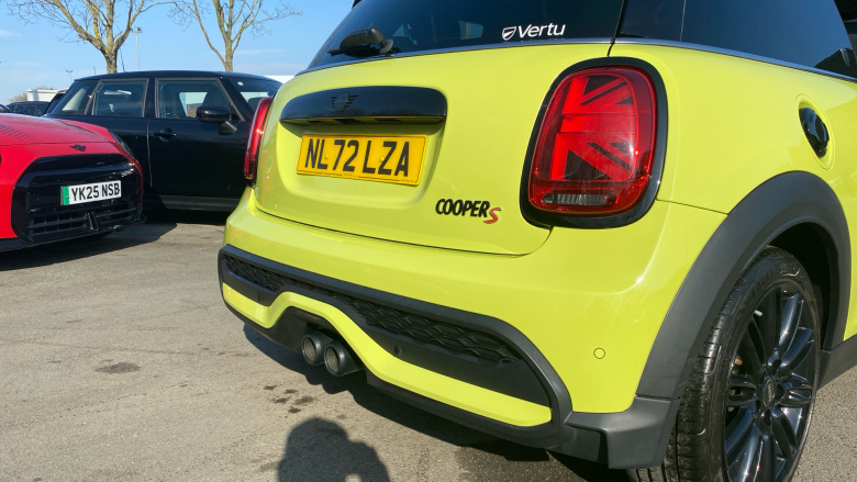 MINI Hatchback 2.0 Cooper S Exclusive 3dr Auto Petrol Hatchback